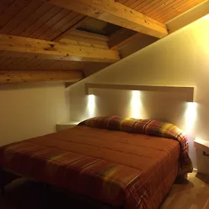Casa vacanze Vesta, Villasmundo