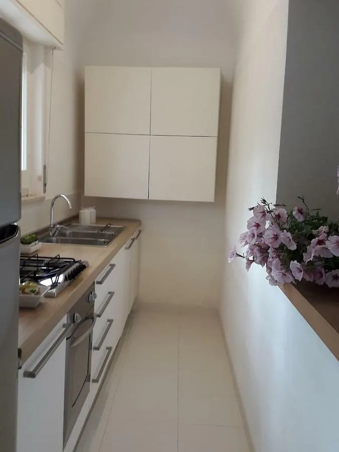 La Casa Di Roy Apartment Pizzolungo Italy