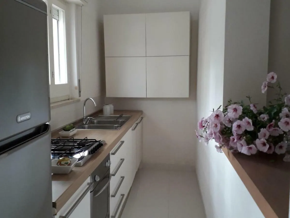 La Casa Di Roy Apartment Pizzolungo Italy